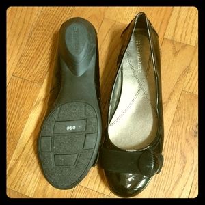 Brand New Naturalizer Flats